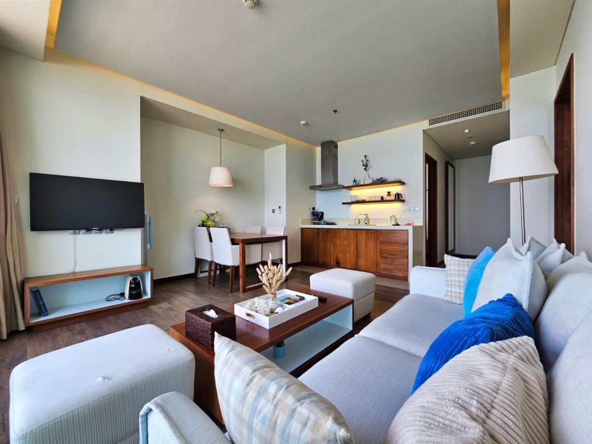 Stunning Apartments Across My Khe Beach ! Rooftop Pool & Gym Danang Exteriér fotografie