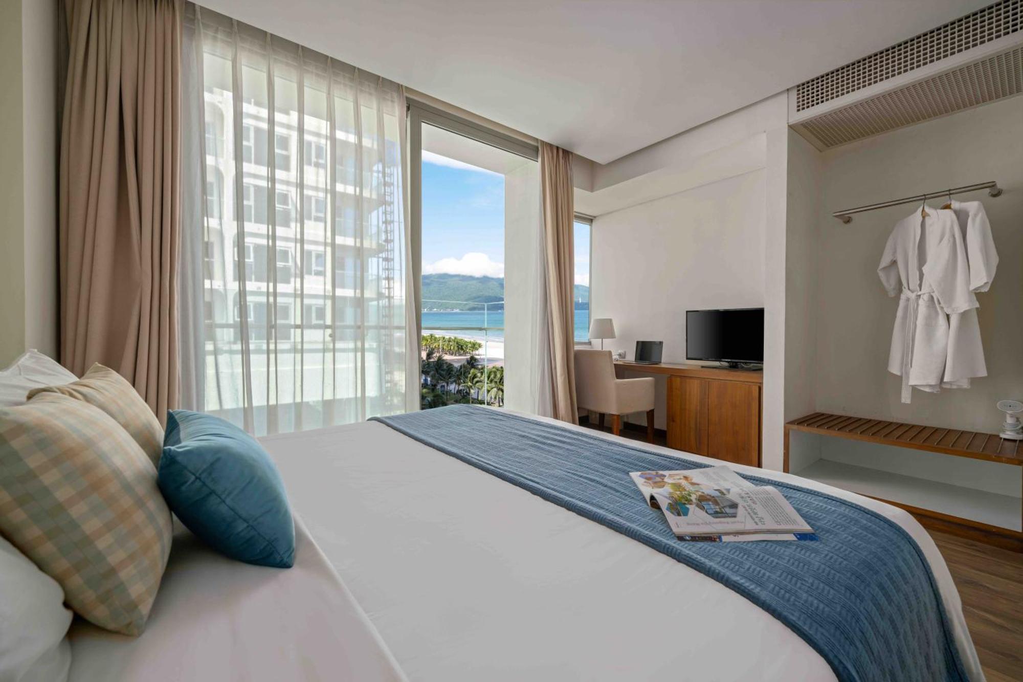 Stunning Apartments Across My Khe Beach ! Rooftop Pool & Gym Danang Exteriér fotografie