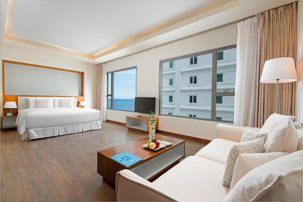 Stunning Apartments Across My Khe Beach ! Rooftop Pool & Gym Danang Exteriér fotografie
